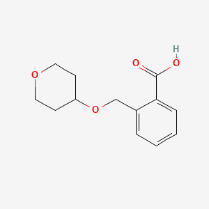 molecular formula C13H16O4 B1425595 2-[(オキサン-4-イルオキシ)メチル]安息香酸 CAS No. 1271549-80-4