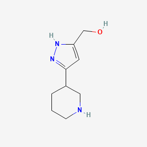 molecular formula C9H15N3O B1425902 (3-(哌啶-3-基)-1H-吡唑-5-基)甲醇 CAS No. 1404212-42-5