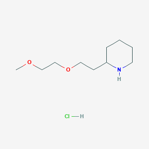 molecular formula C10H22ClNO2 B1426321 2-[2-(2-Methoxyethoxy)ethyl]piperidine hydrochloride CAS No. 1219979-99-3