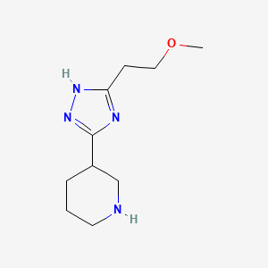 molecular formula C10H18N4O B1426680 3-(5-(2-Methoxyethyl)-4H-1,2,4-triazol-3-yl)piperidine CAS No. 1306739-02-5
