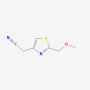 molecular formula C7H8N2OS B1428858 2-[2-(甲氧基甲基)-1,3-噻唑-4-基]乙腈 CAS No. 1343362-21-9