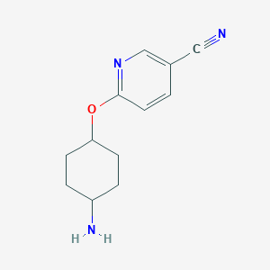 molecular formula C12H15N3O B1428869 6-[(4-氨基环己基)氧基]吡啶-3-腈 CAS No. 676560-38-6