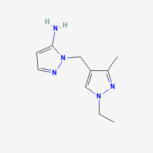 molecular formula C10H15N5 B1429698 1-[(1-乙基-3-甲基-1H-吡唑-4-基)甲基]-1H-吡唑-5-胺 CAS No. 1415719-63-9