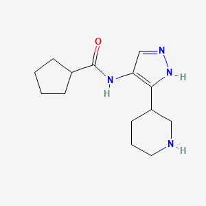 molecular formula C14H22N4O B1430524 N-[3-(piperidin-3-yl)-1H-pyrazol-4-yl]cyclopentanecarboxamide CAS No. 1803598-26-6