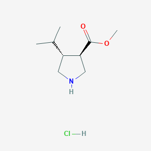 molecular formula C9H18ClNO2 B1430968 trans (+/-) 4-Isopropylpyrrolidine-3-carboxylic acid methyl ester hcl CAS No. 1820575-33-4