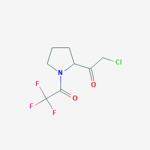 molecular formula C8H9ClF3NO2 B1431663 1-[2-(2-Chloroacetyl)pyrrolidin-1-yl]-2,2,2-trifluoroethan-1-one CAS No. 1565044-46-3