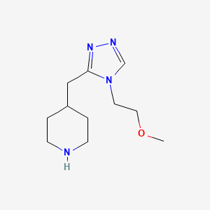 molecular formula C11H20N4O B1432376 4-((4-(2-methoxyethyl)-4H-1,2,4-triazol-3-yl)methyl)piperidine CAS No. 1507957-10-9