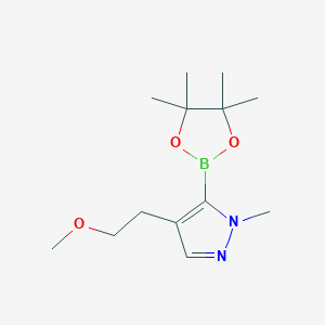 molecular formula C13H23BN2O3 B1433081 4-(2-甲氧基乙基)-1-甲基-5-(4,4,5,5-四甲基-1,3,2-二氧杂硼烷-2-基)-1H-吡唑 CAS No. 1430057-93-4