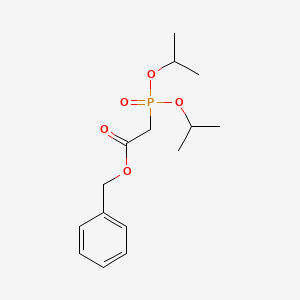 molecular formula C15H23O5P B14332810 Acetic acid, [bis(1-methylethoxy)phosphinyl]-, phenylmethyl ester CAS No. 109643-29-0