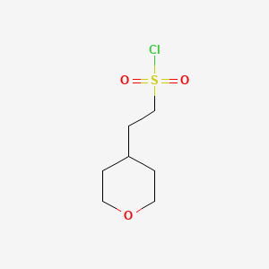 molecular formula C7H13ClO3S B1433581 2-(Oxan-4-yl)ethane-1-sulfonyl chloride CAS No. 1803587-85-0