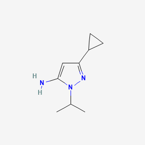 molecular formula C9H15N3 B1433811 3-环丙基-1-异丙基-1H-吡唑-5-胺 CAS No. 1462952-68-6