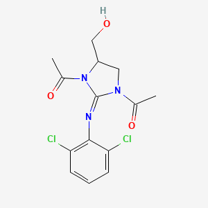 1,1'-[(2E)-2-[(2,6-Dichlorophenyl)imino]-4-(hydroxymethyl)imidazolidine-1,3-diyl]di(ethan-1-one)