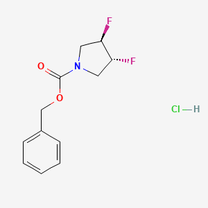 molecular formula C12H14ClF2NO2 B1433896 (3R,4R)-N-Cbz-3,4-difluoropyrrolidine hydrochloride CAS No. 682359-79-1