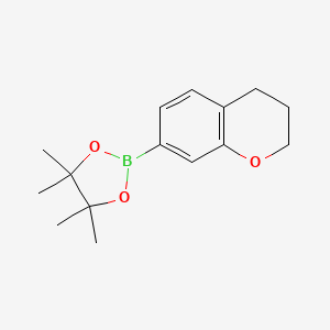 molecular formula C15H21BO3 B1434877 2-(色满-7-基)-4,4,5,5-四甲基-1,3,2-二氧杂硼环丁烷 CAS No. 1807699-68-8