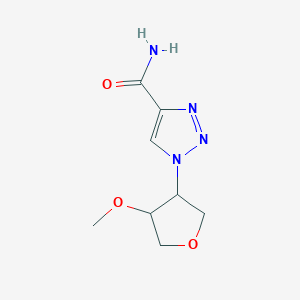 molecular formula C8H12N4O3 B1435563 1-(4-甲氧基恶唑烷-3-基)-1H-1,2,3-三唑-4-甲酰胺 CAS No. 1803608-98-1