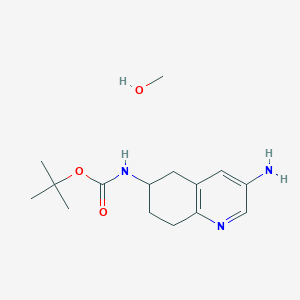 molecular formula C15H25N3O3 B1435870 叔丁基 N-(3-氨基-5,6,7,8-四氢喹啉-6-基)氨基甲酸酯；甲醇 CAS No. 2108722-93-4