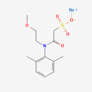 molecular formula C13H18NNaO5S B1435956 钠；2-[N-(2-甲氧基乙基)-2,6-二甲基苯胺基]-2-氧代乙磺酸盐 CAS No. 1231710-75-0