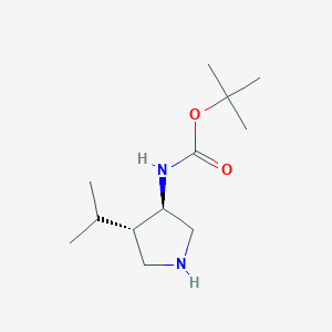 B1436056 tert-Butyl ((3R,4S)-4-isopropylpyrrolidin-3-yl)carbamate CAS No. 2306255-25-2