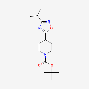 molecular formula C15H25N3O3 B1439051 4-(3-异丙基-[1,2,4]恶二唑-5-基)哌啶-1-羧酸叔丁酯 CAS No. 913264-42-3