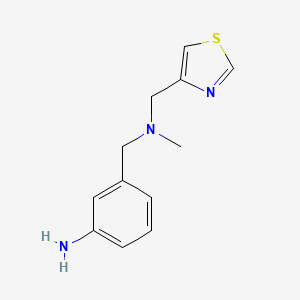 molecular formula C12H15N3S B1440546 3-{[甲基(1,3-噻唑-4-基甲基)氨基]甲基}苯胺 CAS No. 1251200-06-2
