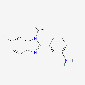 B1442708 5-[6-fluoro-1-(propan-2-yl)-1H-1,3-benzodiazol-2-yl]-2-methylaniline CAS No. 1333549-25-9