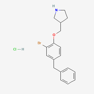 molecular formula C18H21BrClNO B1442720 3-[(4-苄基-2-溴苯氧基)甲基]吡咯烷盐酸盐 CAS No. 1220027-26-8
