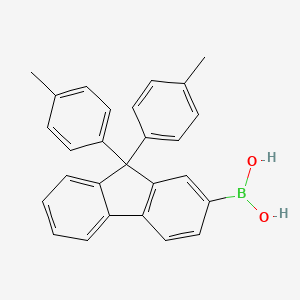 molecular formula C27H23BO2 B1444074 (9,9-二对甲苯基-9H-芴-2-基)硼酸 CAS No. 1193104-83-4
