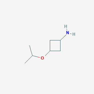 molecular formula C7H15NO B1444203 3-(Propan-2-yloxy)cyclobutan-1-amine CAS No. 1488811-58-0