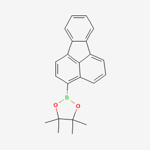 molecular formula C22H21BO2 B1444479 2-(荧蒽-3-基)-4,4,5,5-四甲基-1,3,2-二氧杂硼环丁烷 CAS No. 863878-53-9