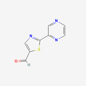 molecular formula C8H5N3OS B1444938 2-(吡嗪-2-基)-1,3-噻唑-5-甲醛 CAS No. 1250594-09-2