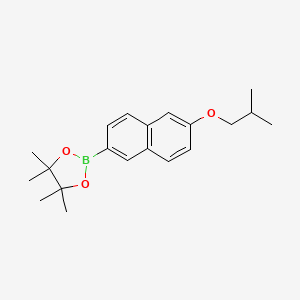 molecular formula C20H27BO3 B1447511 2-(6-Isobutoxy-naphthalen-2-yl)-4,4,5,5-tetramethyl-[1,3,2]dioxaborolane CAS No. 1363386-57-5