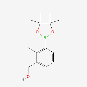 molecular formula C14H21BO3 B1447547 (2-Methyl-3-(4,4,5,5-tetramethyl-1,3,2-dioxaborolan-2-yl)phenyl)methanol CAS No. 1400755-05-6