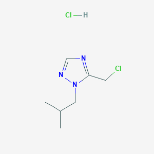 molecular formula C7H13Cl2N3 B1448159 5-(chloromethyl)-1-(2-methylpropyl)-1H-1,2,4-triazole hydrochloride CAS No. 1443980-19-5