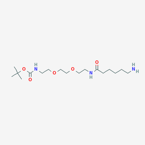 molecular formula C17H35N3O5 B1449501 (2-{2-[2-(6-Aminohexanoylamino)-ethoxy]-ethoxy}-ethyl)-carbamic acid tert-butyl ester CAS No. 2270905-53-6