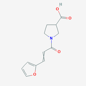 molecular formula C12H13NO4 B1450397 1-[3-(Furan-2-yl)prop-2-enoyl]pyrrolidin-3-carbonsäure CAS No. 1286376-93-9