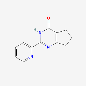 molecular formula C12H11N3O B1450907 2-(pyridin-2-yl)-3H,4H,5H,6H,7H-cyclopenta[d]pyrimidin-4-one CAS No. 874779-29-0