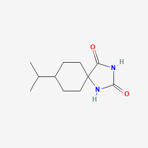 molecular formula C11H18N2O2 B1453177 8-(丙烷-2-基)-1,3-二氮杂螺[4.5]癸烷-2,4-二酮 CAS No. 91216-35-2
