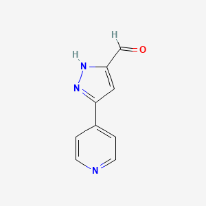 molecular formula C9H7N3O B1453944 3-(pyridin-4-yl)-1H-pyrazole-5-carbaldéhyde CAS No. 865610-72-6