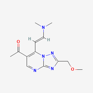 molecular formula C13H17N5O2 B1455662 1-[7-[(E)-2-(二甲氨基)乙烯基]-2-(甲氧甲基)[1,2,4]三唑并[1,5-a]嘧啶-6-基]乙酮 CAS No. 1306753-58-1