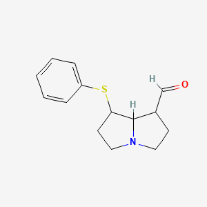 7-(Phenylsulfanyl)hexahydro-1H-pyrrolizine-1-carbaldehyde