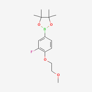 molecular formula C15H22BFO4 B1456389 2-[3-Fluoro-4-(2-methoxyethoxy)phenyl]-4,4,5,5-tetramethyl-1,3,2-dioxaborolane CAS No. 1350427-14-3