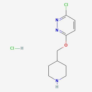 molecular formula C10H15Cl2N3O B1456786 3-氯-6-(哌啶-4-基甲氧基)哒嗪盐酸盐 CAS No. 1420845-30-2