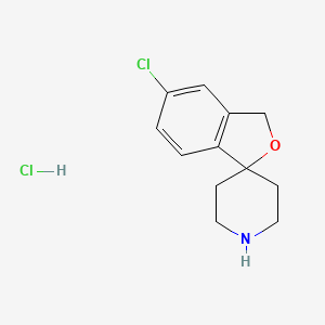 molecular formula C12H15Cl2NO B1456807 5-氯-3H-螺[异苯并呋喃-1,4'-哌啶]盐酸盐 CAS No. 1190965-20-8