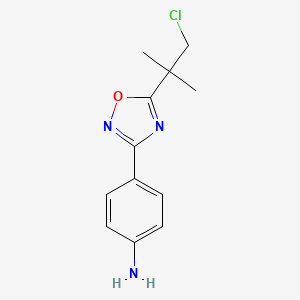 molecular formula C12H14ClN3O B1457904 4-[5-(1-氯-2-甲基丙烷-2-基)-1,2,4-恶二唑-3-基]苯胺 CAS No. 1373233-51-2