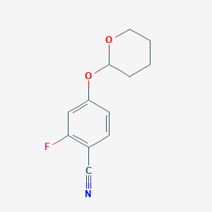 molecular formula C12H12FNO2 B1458369 2-氟-4-(四氢吡喃-2-氧基)-苯甲腈 CAS No. 1448675-03-3