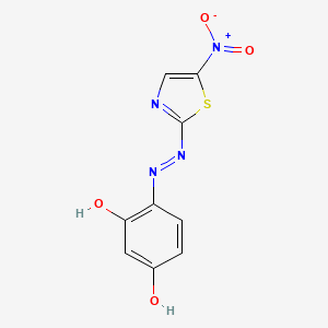 3-Hydroxy-4-[2-(5-nitro-1,3-thiazol-2-yl)hydrazinylidene]cyclohexa-2,5-dien-1-one