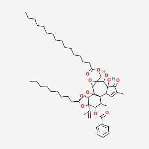 [8-(hexadecanoyloxymethyl)-6,7-dihydroxy-4,18-dimethyl-14-nonyl-5-oxo-16-prop-1-en-2-yl-9,13,15,19-tetraoxahexacyclo[12.4.1.01,11.02,6.08,10.012,16]nonadec-3-en-17-yl] benzoate