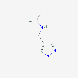 molecular formula C8H15N3 B1460739 N-[(1-甲基-1H-吡唑-4-基)甲基]丙烷-2-胺 CAS No. 1015846-23-7