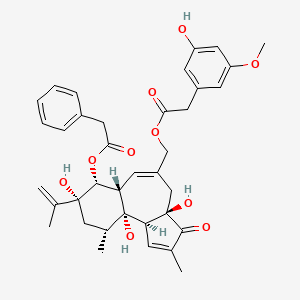 [(3Ar,6as,7r,8r,10r,10ar,10bs)-3a,8,10a-trihydroxy-2,10-dimethyl-3-oxo-7-[(phenylacetyl)oxy]-8-(prop-1-en-2-yl)-3,3a,4,6a,7,8,9,10,10a,10b-decahydrobenzo[e]azulen-5-yl]methyl(3-hydroxy-5-methoxyphenyl)acetate