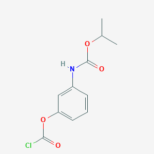 3-({[(Propan-2-yl)oxy]carbonyl}amino)phenyl carbonochloridate